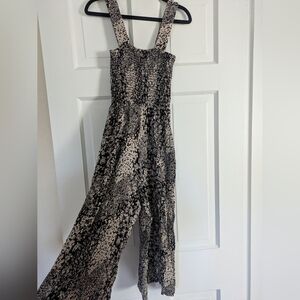 Stylish Roan + Ryan Black and White Jumpsuit Size XS